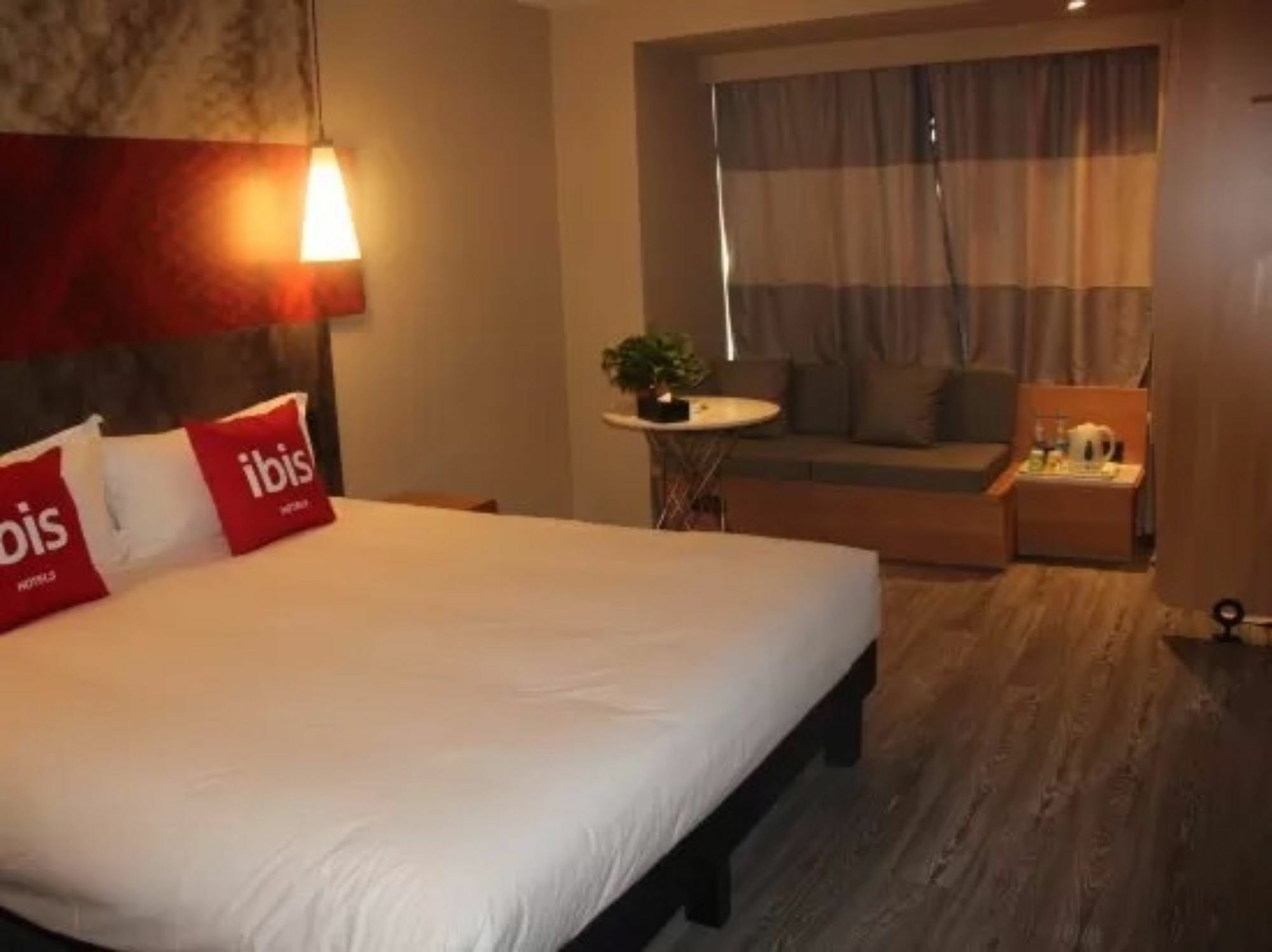 Ibis Dujiangyan Hotel Ченду Екстер'єр фото