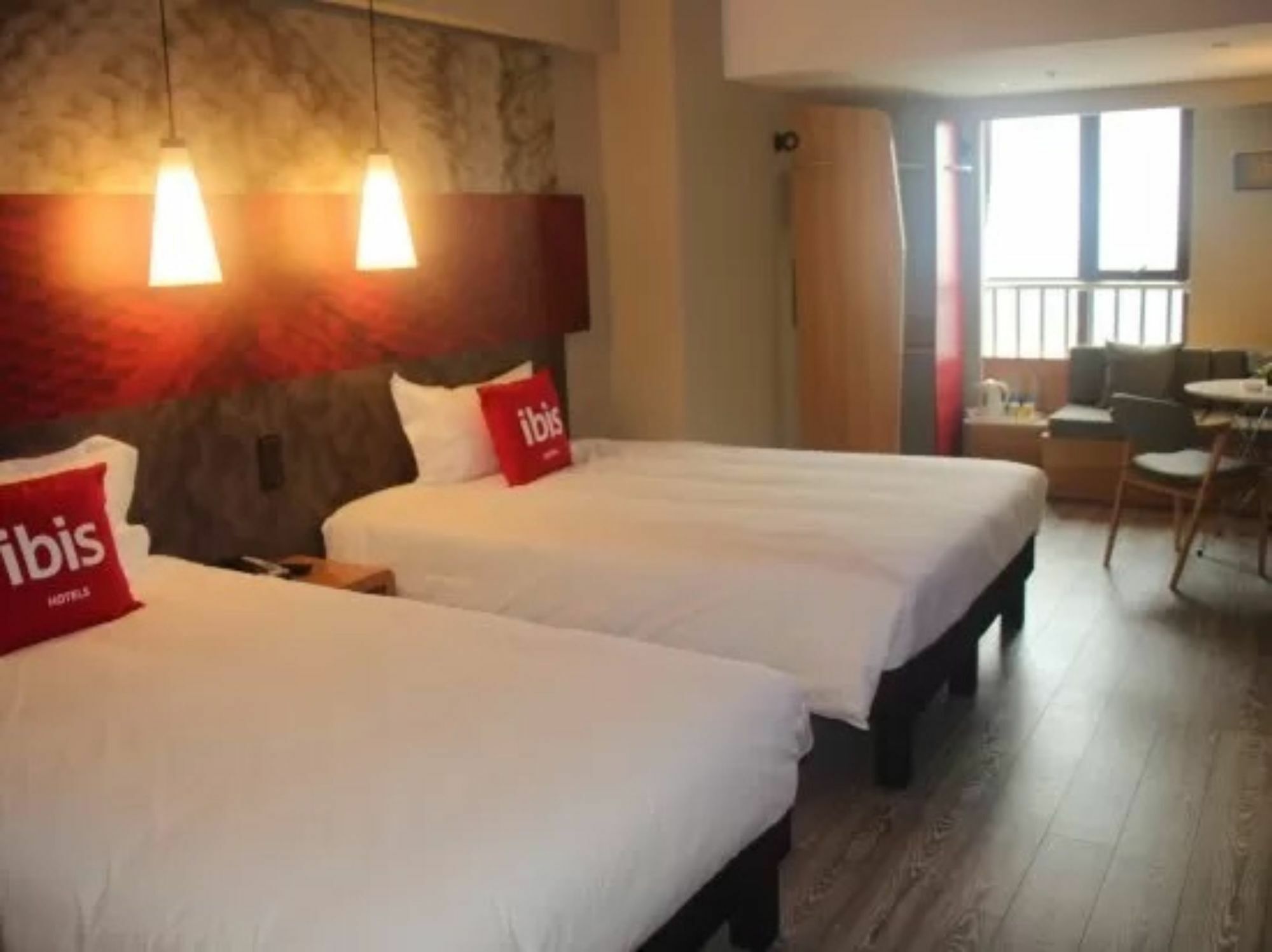 Ibis Dujiangyan Hotel Ченду Екстер'єр фото