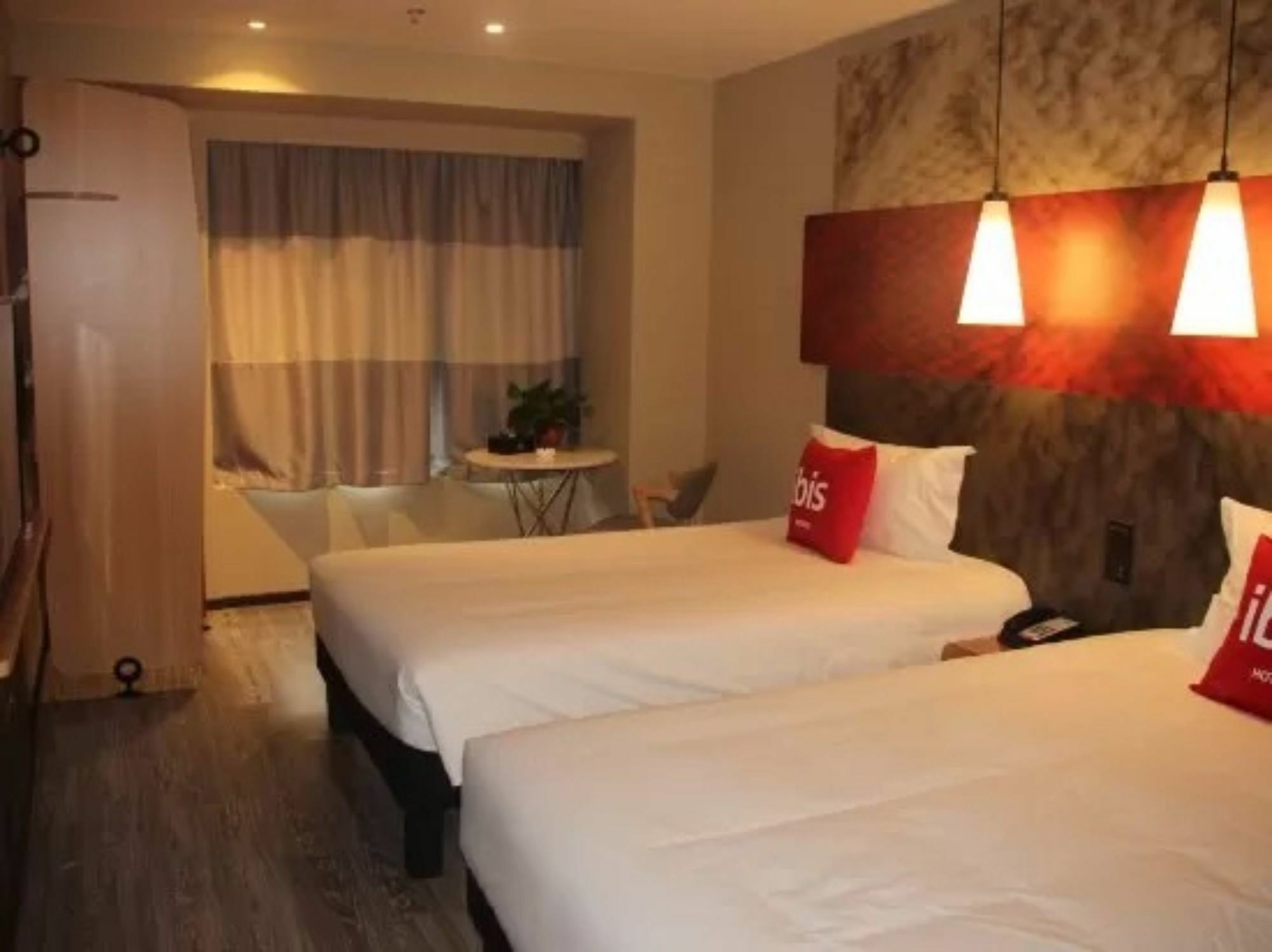 Ibis Dujiangyan Hotel Ченду Екстер'єр фото