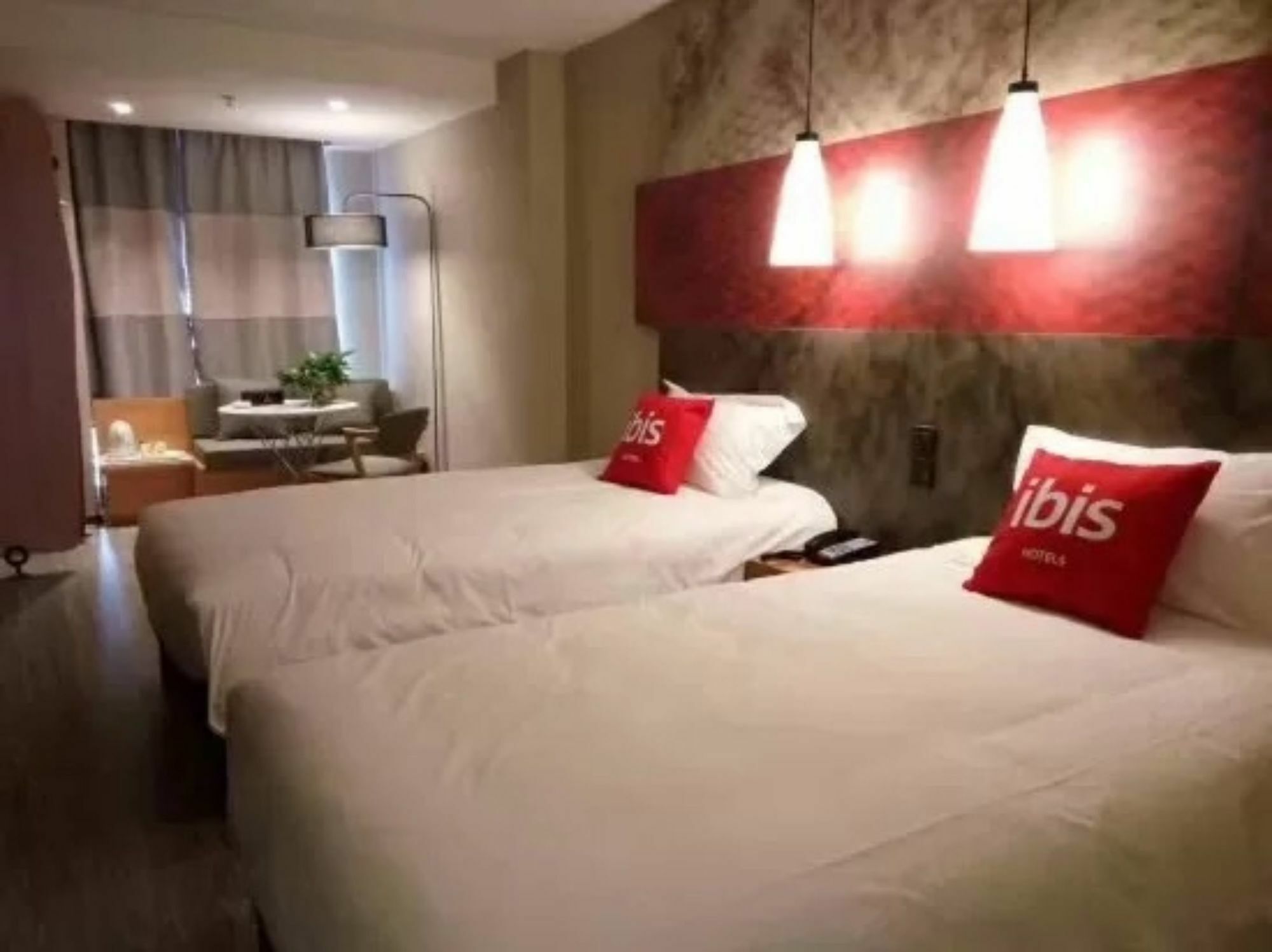 Ibis Dujiangyan Hotel Ченду Екстер'єр фото